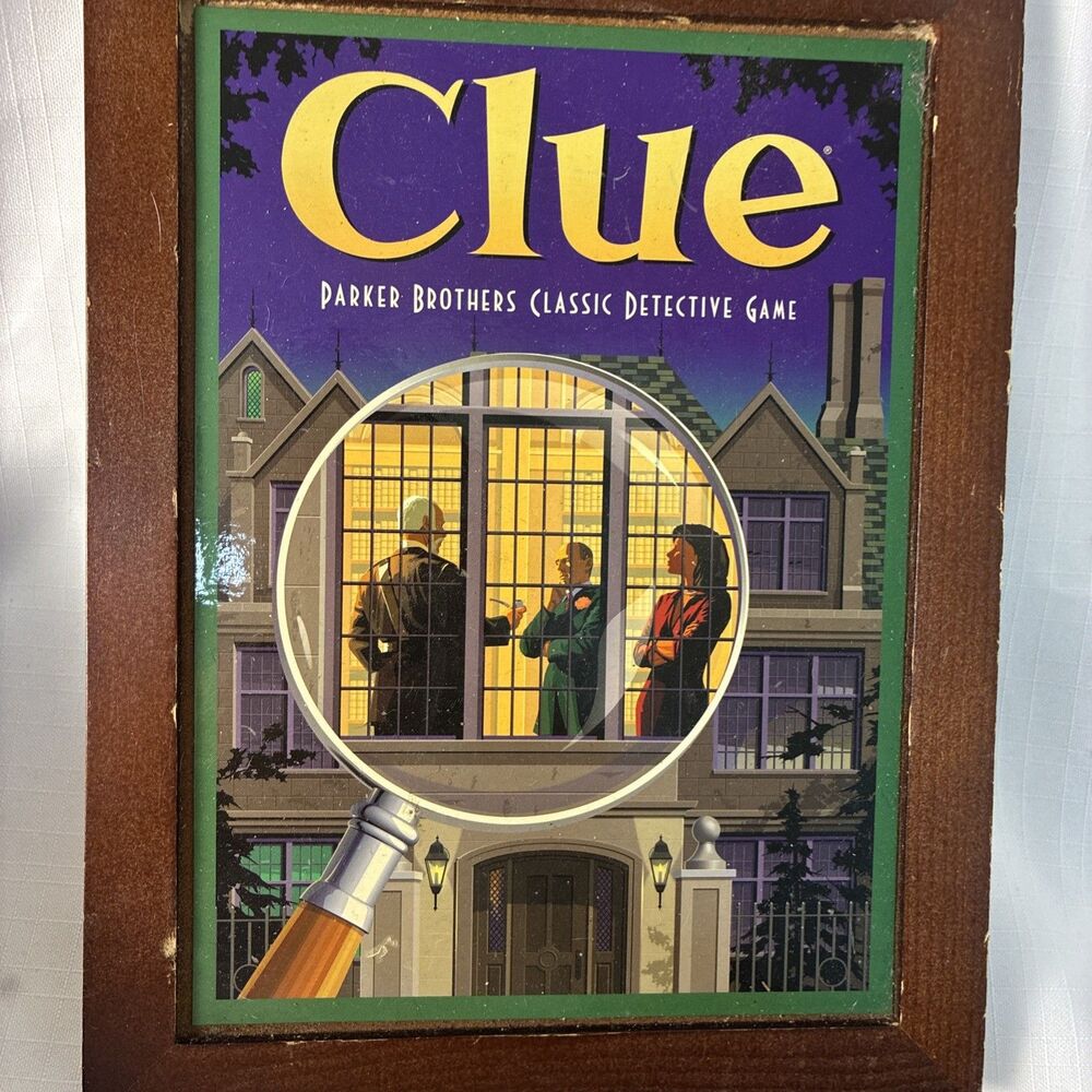 Clue Vintage Game Collection Wooden Library Book Shelf Edition 2011, NIOB